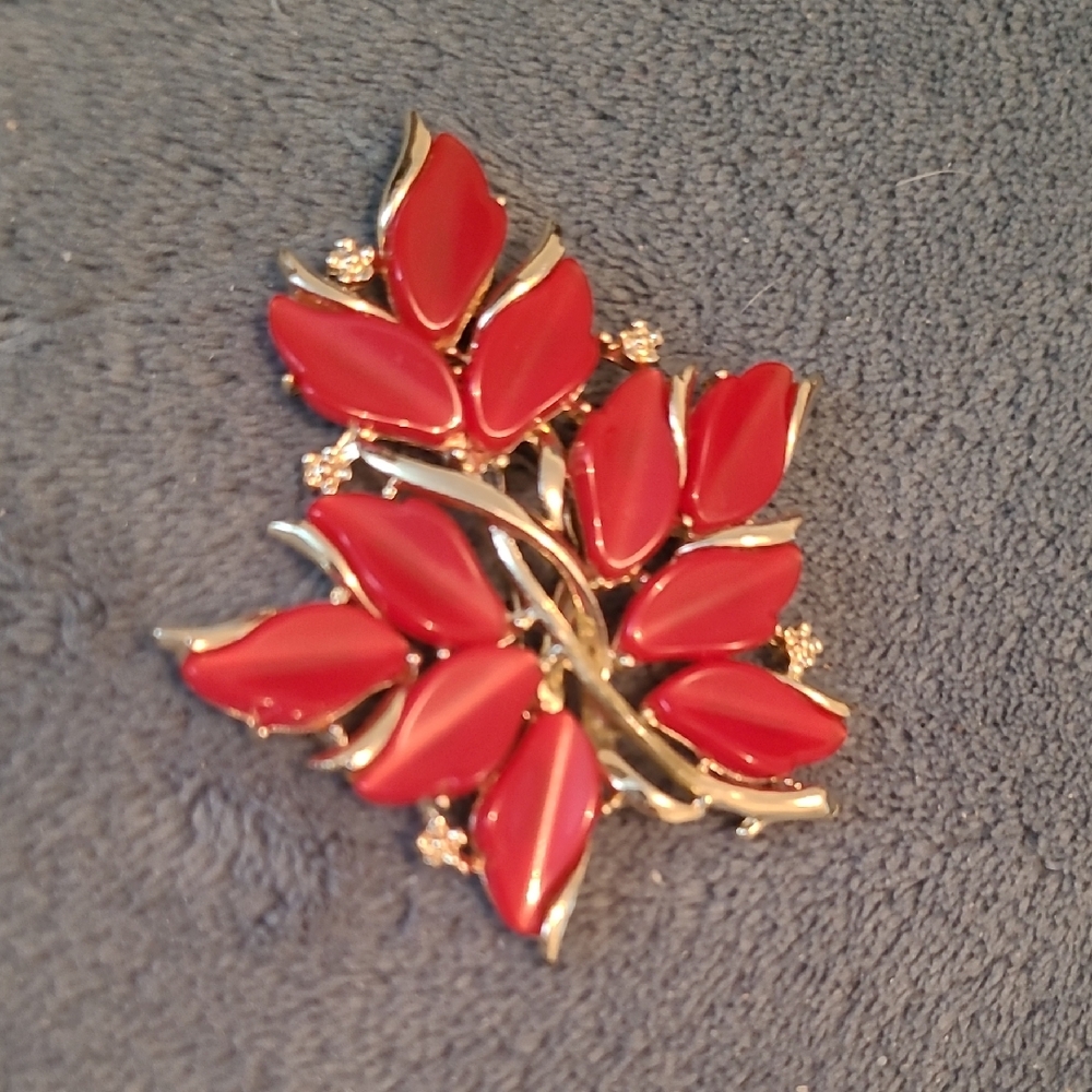 Retro Vintage Coro Signed Red Thermoset and Goldtone Leaf Brooch